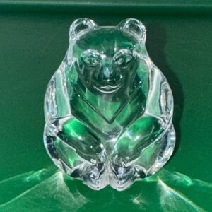 Steuben Crystal Sitting Bear Hand Cooler Paperweight Signed Art Glass 2.5” tall